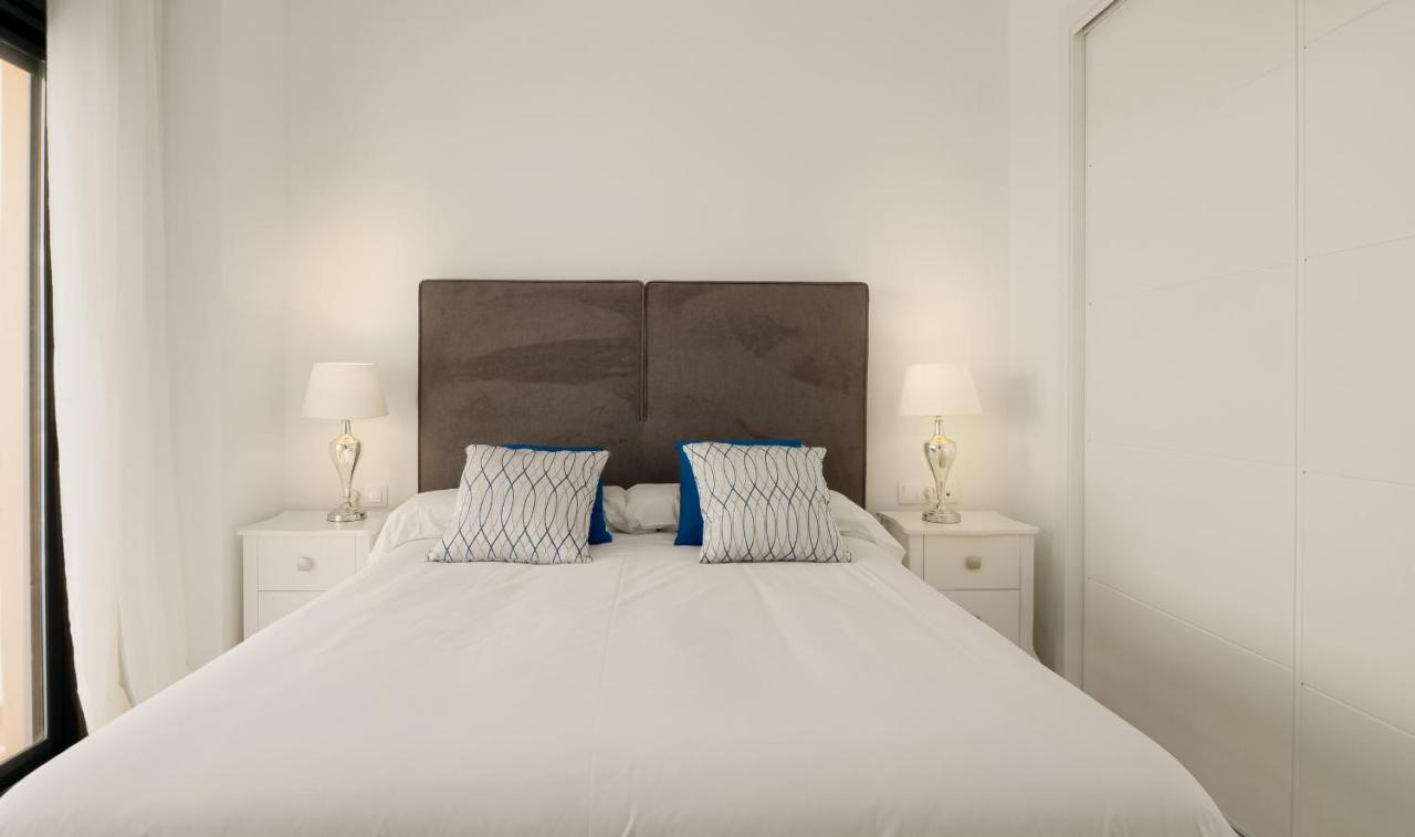 2306 - Brand New Apt, Walking Distance To Beach! Casares Buitenkant foto